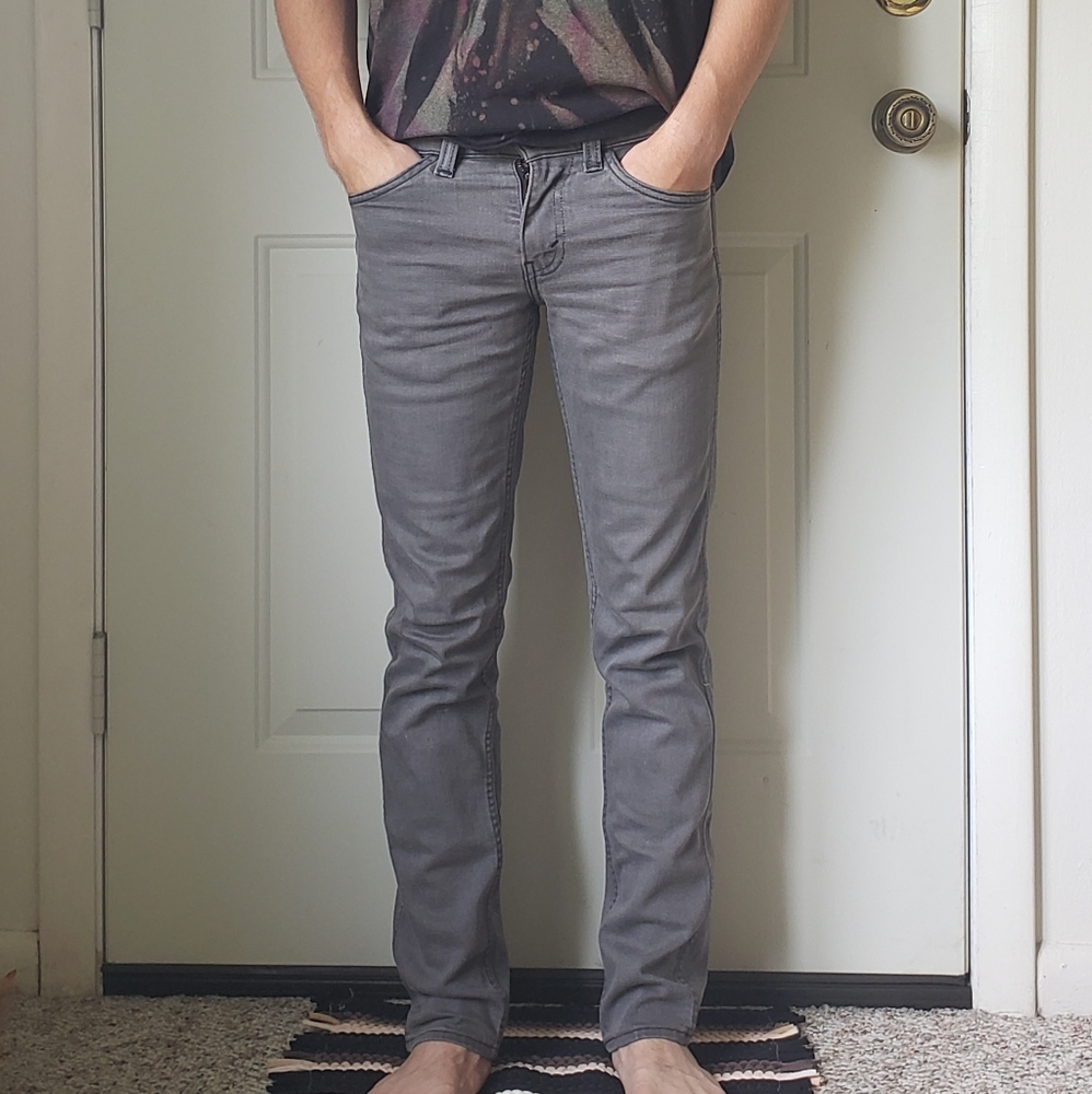 Levi straight leg grey jeans (size 28 x 32)